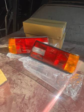 BMW E30 M40 SIFIR STOP TAKIMI SOL ARKA STOP SAĞ ARKA STOP TAİWAN - ERCAN TİCARET yedek parça