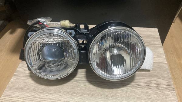 BMW E30 SIFIR DEPO MARKA SAĞ SOL FAR TAKIMI