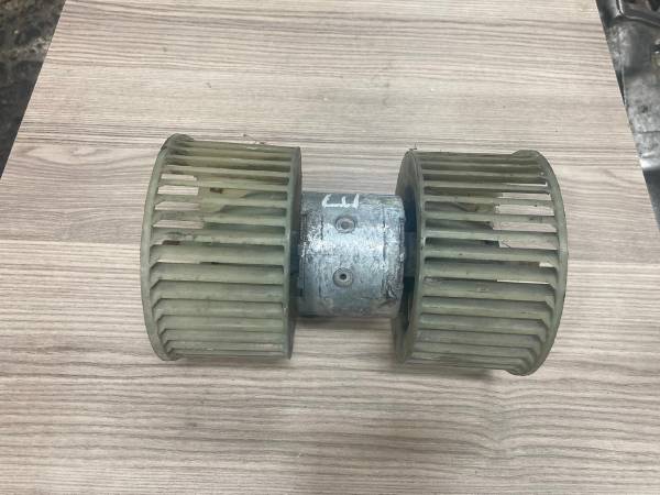 BMW E34 KALORİFER MOTORU ÇIKMA ORJİNAL 0130111135
