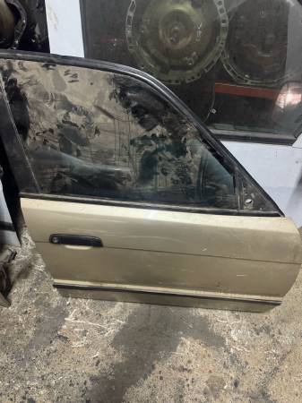 BMW E34 SAĞ ÖN KAPI ORJİNAL ÇIKMA - ERCAN TİCARET yedek parça