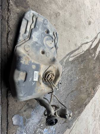 BMW E34 YAKIT DEPOSU BENZİN DEPOSU ORJİNAL ÇIKMA - ERCAN TİCARET yedek parça