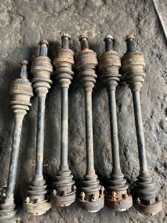 BMW E36 3 SERİSİ ÇIKMA YEDEK PARÇA AKS -