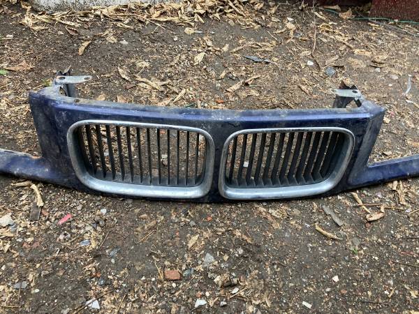 BMW E36 ÇIKMA ORJİNAL BIYIK SACI PANJUR SACI ESKİ TİP - ERCAN TİCARET çıkma orjinal yedek parça