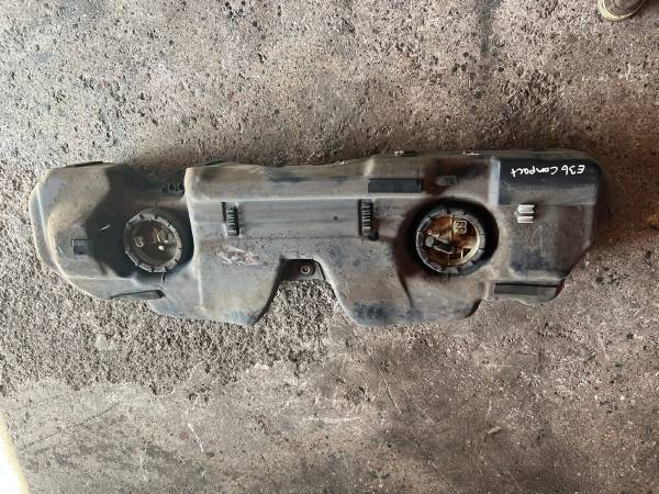 BMW E36 COMPACT YAKIT DEPOSU ÇIKMA ORJİNAL - ERCAN TİCARET YEDEK PARÇA