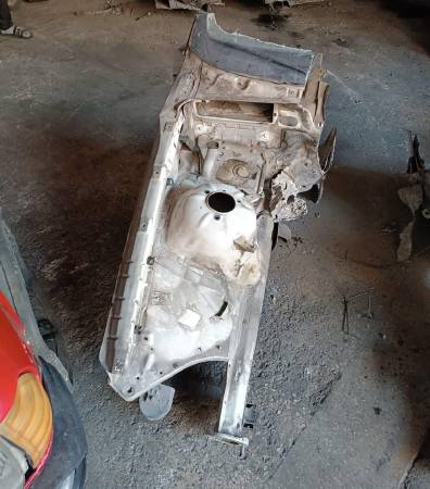 BMW E36 SAĞ ÖN ÇEYREK SAĞ ÖN ŞASİ SAĞ ÖN PODYE ÇIKMA ORJİNAL - ERCAN TİCARET yedek parça