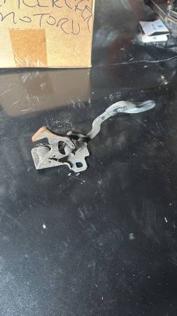 BMW E39 KAPUT MANDALI KAPUT AÇMA KOLU - ERCAN TİCARET yedek parça