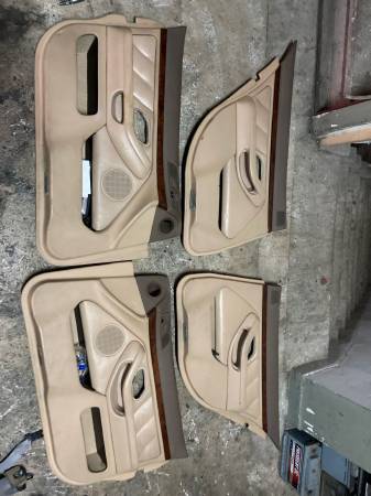 BMW E39 MAKAM PERDELİ KAPI DÖŞEMESİ TAKIMI BEJ KOLTUK TAKIMI - ERCAN TİCARET yedek parça