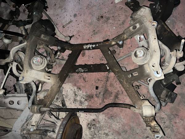 BMW E39 ÖN TRAVERS HATASIZ ÇIKMA ORJİNAL MOTOR TRAVERSİ - ERCAN TİCARET çıkma orjinal yedek parça