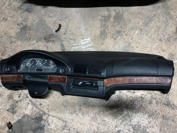 BMW E39 TORPİDO DOLU GÖĞÜS HATASIZ ÇIKMA ORJİNAL - ERCAN TİCARET yedek parça