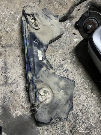 BMW E39 YAKIT DEPOSU BENZİN DEPOSU ORJİNAL ÇIKMA - ERCAN TİCARET yedek parça