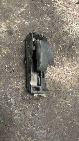 BMW E46 ORTA KONSOL KOLÇAK KOL DAYAMA - ERCAN TİCARET çıkma orjinal yedek parça