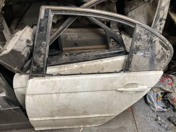 BMW E46 SOL ARKA KAPI BEYAZ RENK ÇIKMA ORJİNAL - ERCAN TİCARET yedek parça