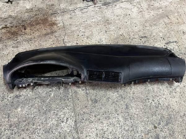 BMW E46 TEMİZ TORPİDO GÖĞÜS