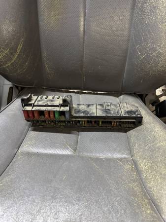 BMW E60 E61 SİGORTA KUTUSU SİGORTA PANELİ 6957330 - ERCAN TİCARET yedek parça
