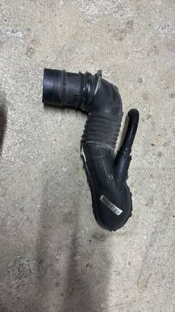 BMW E87 E90 TURBO EMİŞ HORTUMU TEMİZ HAVA BORUSU 780484605 - ERCAN TİCARET yedek parça