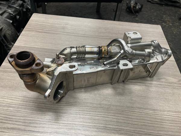 BMW F10 DİZEL EGR VALFİ EGR SOĞUTUCU EGR RADYATÖRÜ 8517724 çıkma orjinal yedek parça