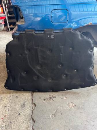BMW F10 ORJİNAL KAPUT İZOLASYONU KAPUT KEÇESİ - ERCAN TİCARET yedek parça