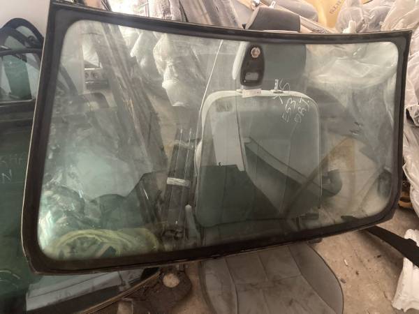BMW X5 E53 ORJİNAL ÖN CAM ÇIKMA - ERCAN TİCARET yedek parça
