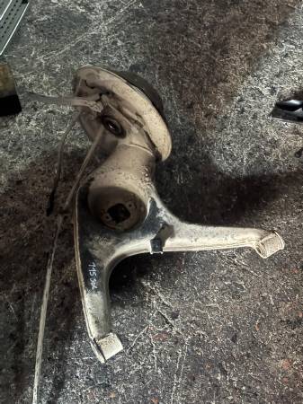 MERCEDES W115 ARKA TAŞIYICI ORJİNAL ÇIKMA - ERCAN TİCARET yedek parça