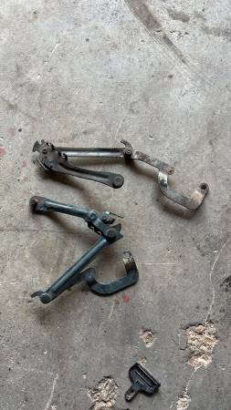 MERCEDES W123 KAPUT MENTEŞESİ ÇIKMA ORJİNAL - ERCAN TİCARET yedek parça