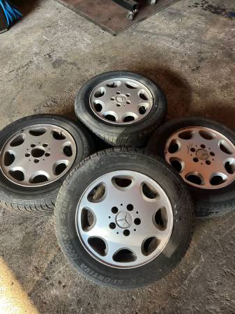 MERCEDES W124 15 İNÇ ORJİNAL 8 DELİK JANT LASTİK TAKIMI KIŞLIK LASTİK çıkma orjinal yedek parça