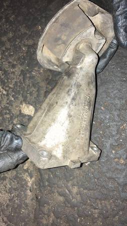 MERCEDES W124 200D 601 ORJİNAL MOTOR KULAĞI 6012232504