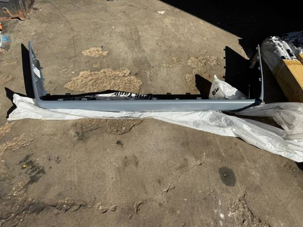 MERCEDES W124 E200 SIFIR ARKA TAMPON BANDI UZUN TİP - ERCAN TİCARET yedek parça
