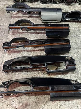 MERCEDES W124 HATASIZ TEMİZ TORPİDO GÖĞÜS