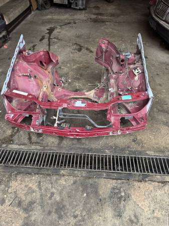MERCEDES W124 ÖN PANEL ÖN PODYE ÖN ŞASE TEMİZ - ERCAN TİCARET yedek parça