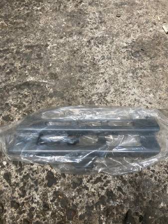 MERCEDES W124 SIFIR ÖN TAMPON ÇEKİ DEMİR KAPAĞI 1248800105