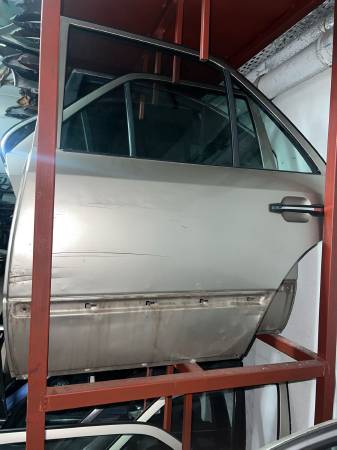 MERCEDES W124 SOL ARKA KAPI HATASIZ ÇIKMA ORJİNAL - ERCAN TİCARET çıkma orjinal yedek parça