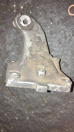 MERCEDES W201 190 601 MOTOR ORJİNAL MOTOR KULAĞI 6012230104