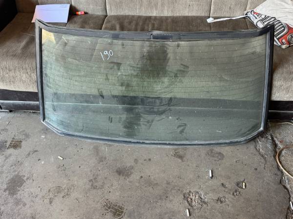 MERCEDES W201 190E ARKA CAM - ERCAN TİCARET yedek parça