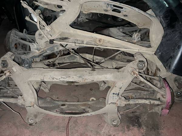 MERCEDES W201 190E ARKA TRAVERS TORSİYON ÇIKMA ORJİNAL - ERCAN TİCARET çıkma orjinal yedek parça