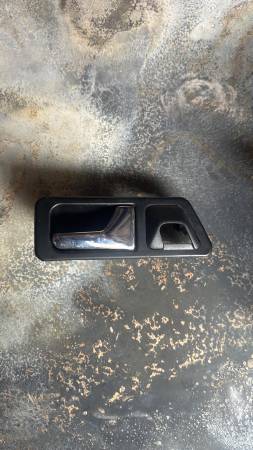 MERCEDES W201 190E ORJİNAL İÇ KAPI AÇMA KOLU - ERCAN TİCARET yedek parça