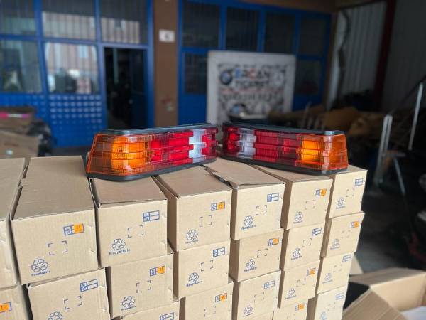 MERCEDES W201 190E SIFIR SAĞ SOL STOP TAKIMI - ERCAN TİCARET yedek parça