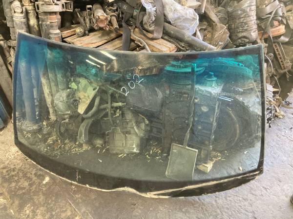 MERCEDES W202 ÇIKMA ORJİNAL ÖN CAM - ERCAN TİCARET yedek parça