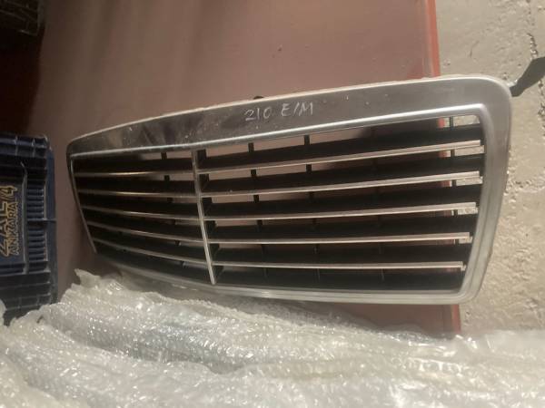 MERCEDES W210 AVANGARDE ORJİNAL ÖN PANJUR ÇIKMA 1995-2000 - ERCAN TİCARET çıkma orjinal yedek parça