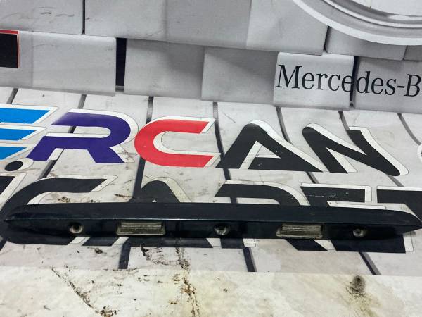 MERCEDES W210 ÇIKMA ORJİNAL BAGAJ TUTAMAĞI