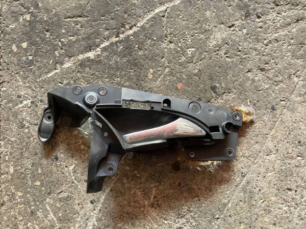 MERCEDES W211 İÇ KAPI AÇMA KOLU ÇIKMA ORJİNAL - ERCAN TİCARET