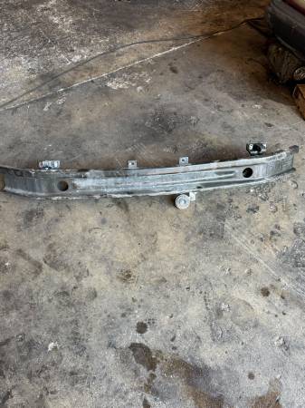 MERCEDES W447 VİTO ÖN TAMPON TRAVERSİ ÖN TAMPON DEMİRİ ORJİNAL - ERCAN TİCARET yedek parça