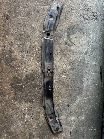 MERCEDES W638 VİTO ÖN PANEL ÜST KİLİT SACI ORJİNAL - ERCAN TİCARET yedek parça