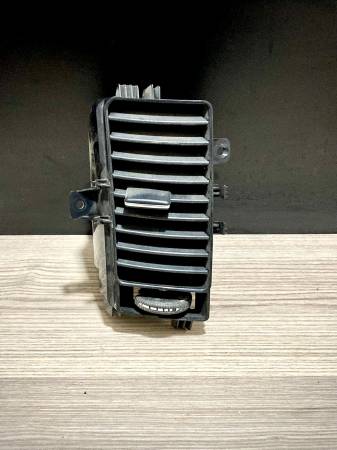 MERCEDES W906 SPRİNTER ÇIKMA SOL KALORİFER IZGARASI 9068301754